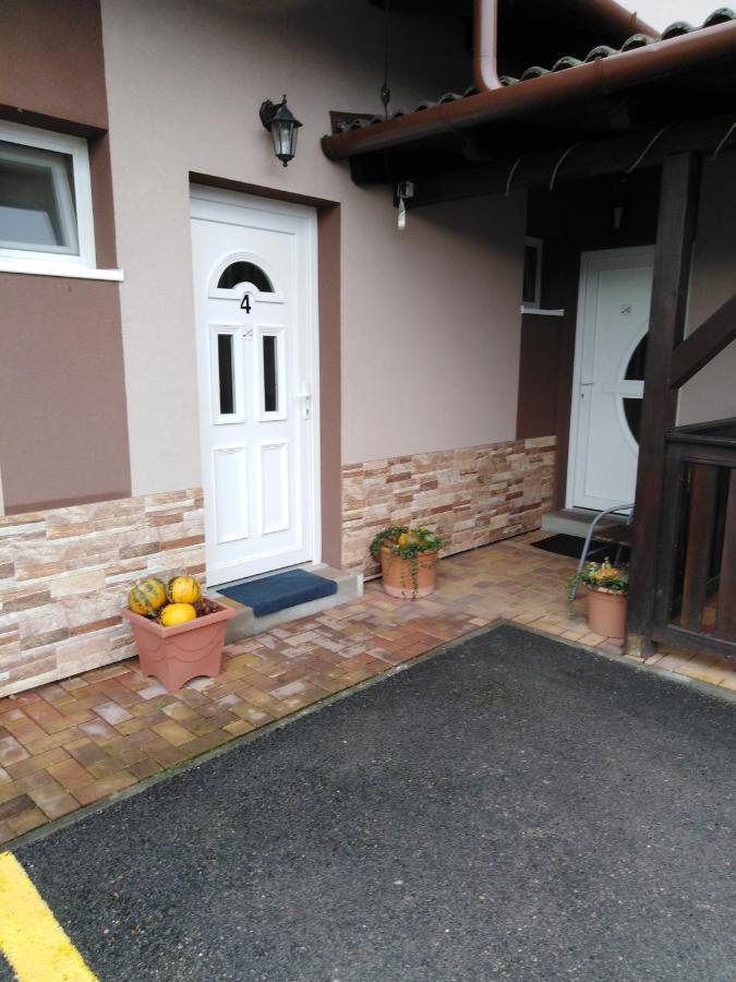 Boglarka Vendeghaz Apartment Mosonmagyarovar Luaran gambar