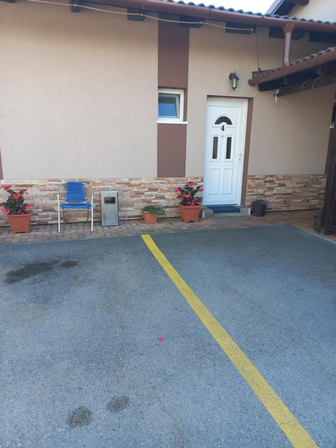 Boglarka Vendeghaz Apartment Mosonmagyarovar Luaran gambar